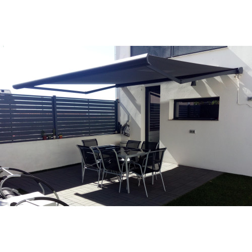 Toldo Cofre Samoa 4.00 m x 3.50 m Motorizado con mando a distancia y maniobra auxiliar