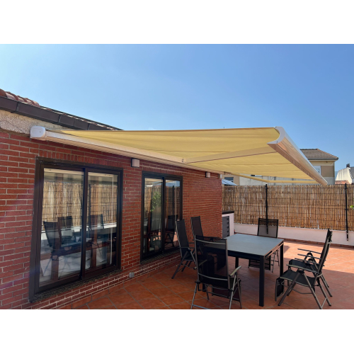 Toldo Cofre Samoa 4.00 m x 3.50 m Motorizado con mando a distancia y maniobra auxiliar 2