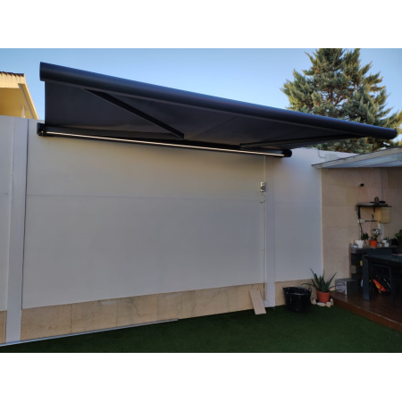 Toldo Cofre Samoa 4.00 m x 3.50 m Motorizado con mando a distancia y maniobra auxiliar
