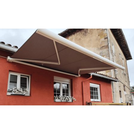 Toldo Cofre Samoa 4.00 m x 3.50 m Motorizado con mando a distancia y maniobra auxiliar